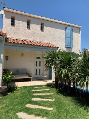 Villa avec piscine proche de la mer